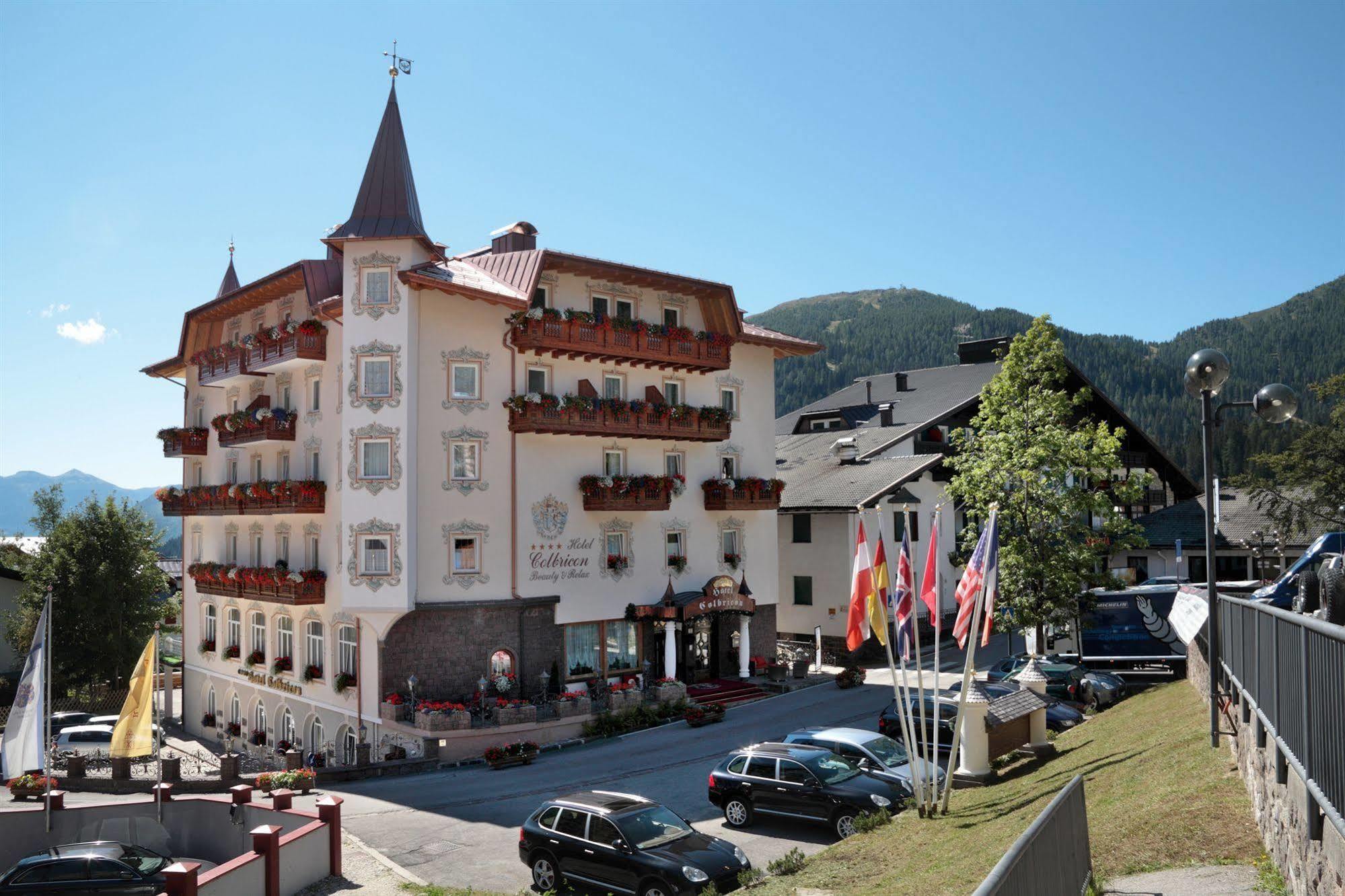 Hotel Colbricon Beauty & Relax Сан-Мартино-ди-Кастроцца Экстерьер фото