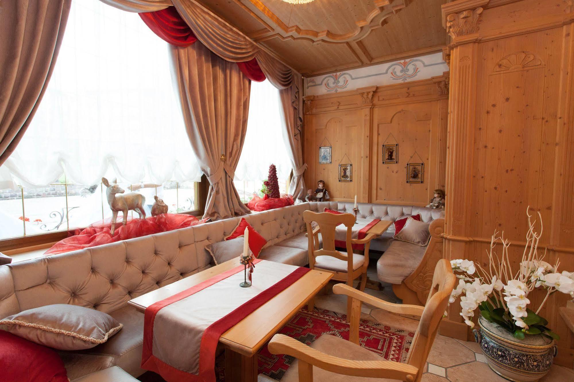 Hotel Colbricon Beauty & Relax Сан-Мартино-ди-Кастроцца Экстерьер фото