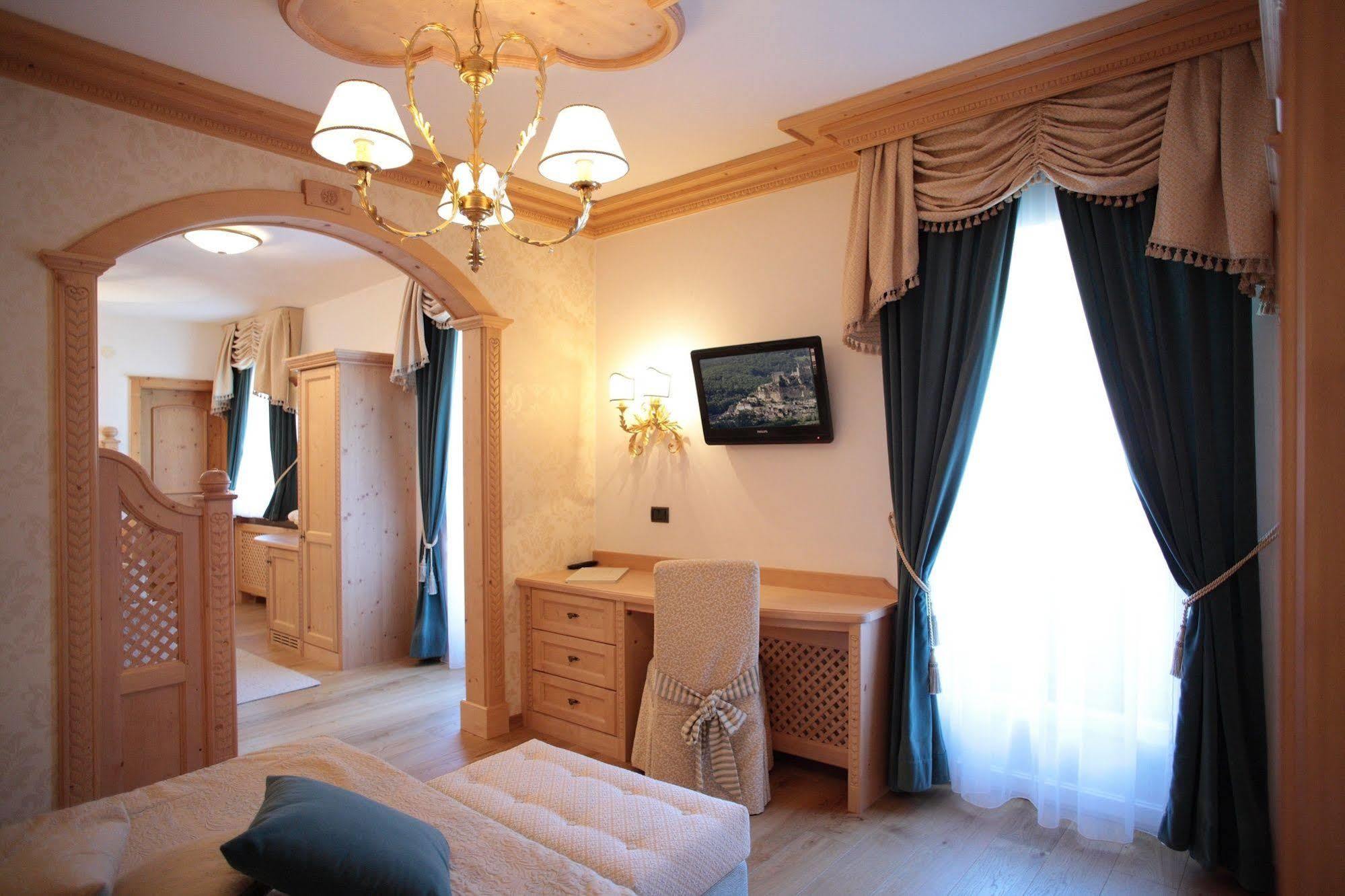 Hotel Colbricon Beauty & Relax Сан-Мартино-ди-Кастроцца Экстерьер фото